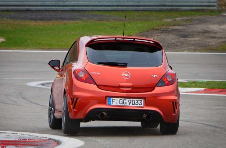 HPerformance R32: Brachiale Gewalt