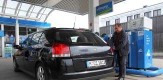 ADAC führt Langzeitversuch zur E10-Fehlbetankung durch