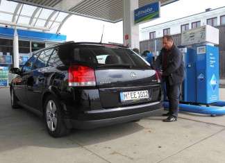 ADAC führt Langzeitversuch zur E10-Fehlbetankung durch