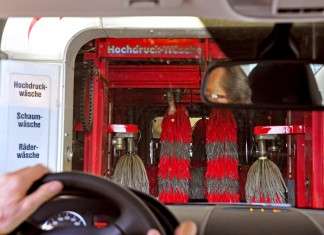 Autowäsche ist auch im Winter sinnvoll