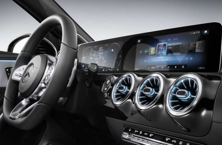 Die neue A-Klasse: Ein Cockpit wie im Sternenkreuzer Die neue Mercedes A-Klasse